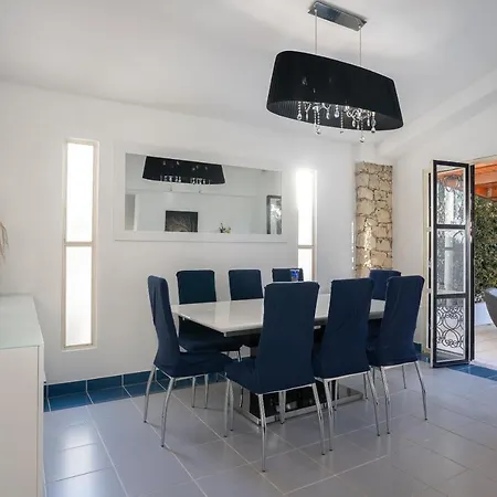 Villa Vitry By Intiholidays